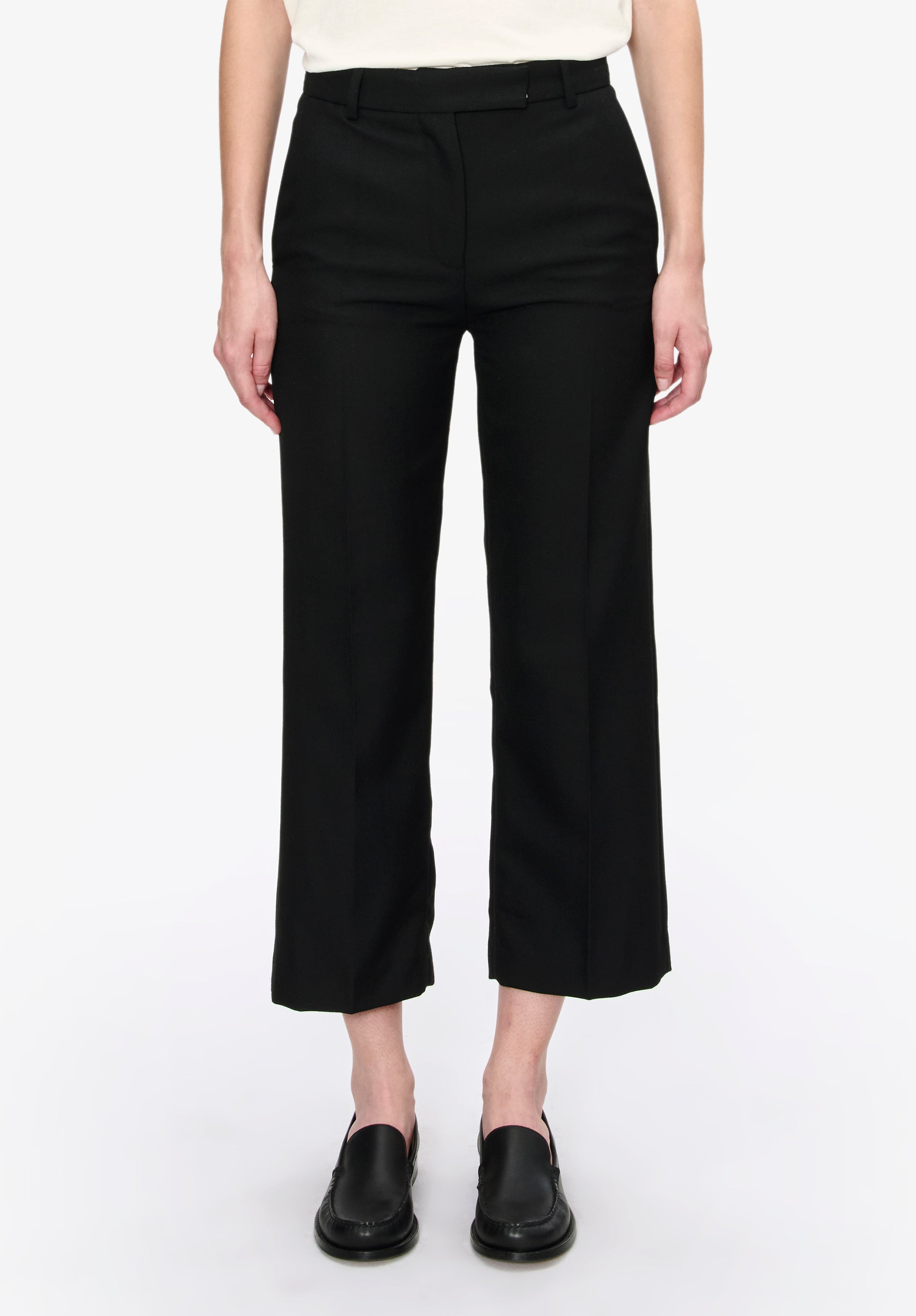 Straight-leg trousers with a permanent crease - 4