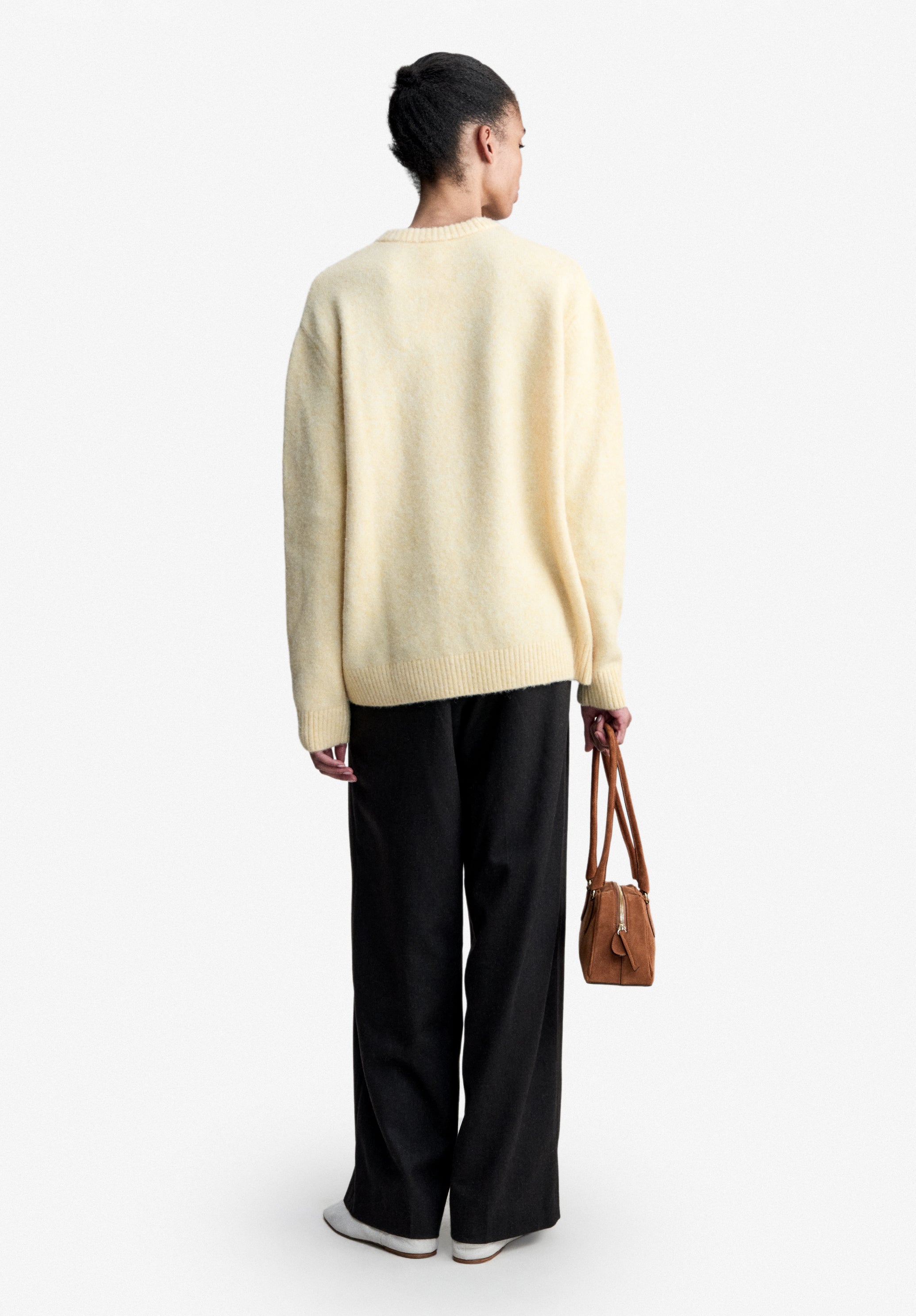 Loose-fit light yellow sweater - 2