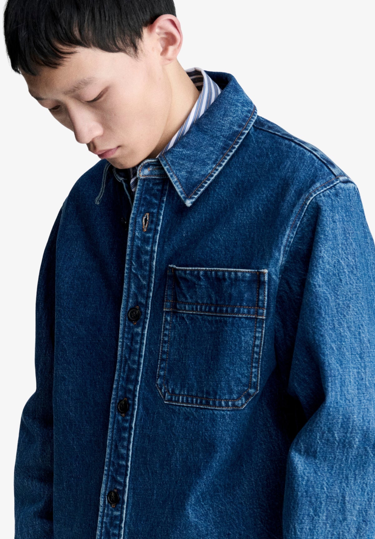 Loose-fit overshirt in faded indigo denim - 3