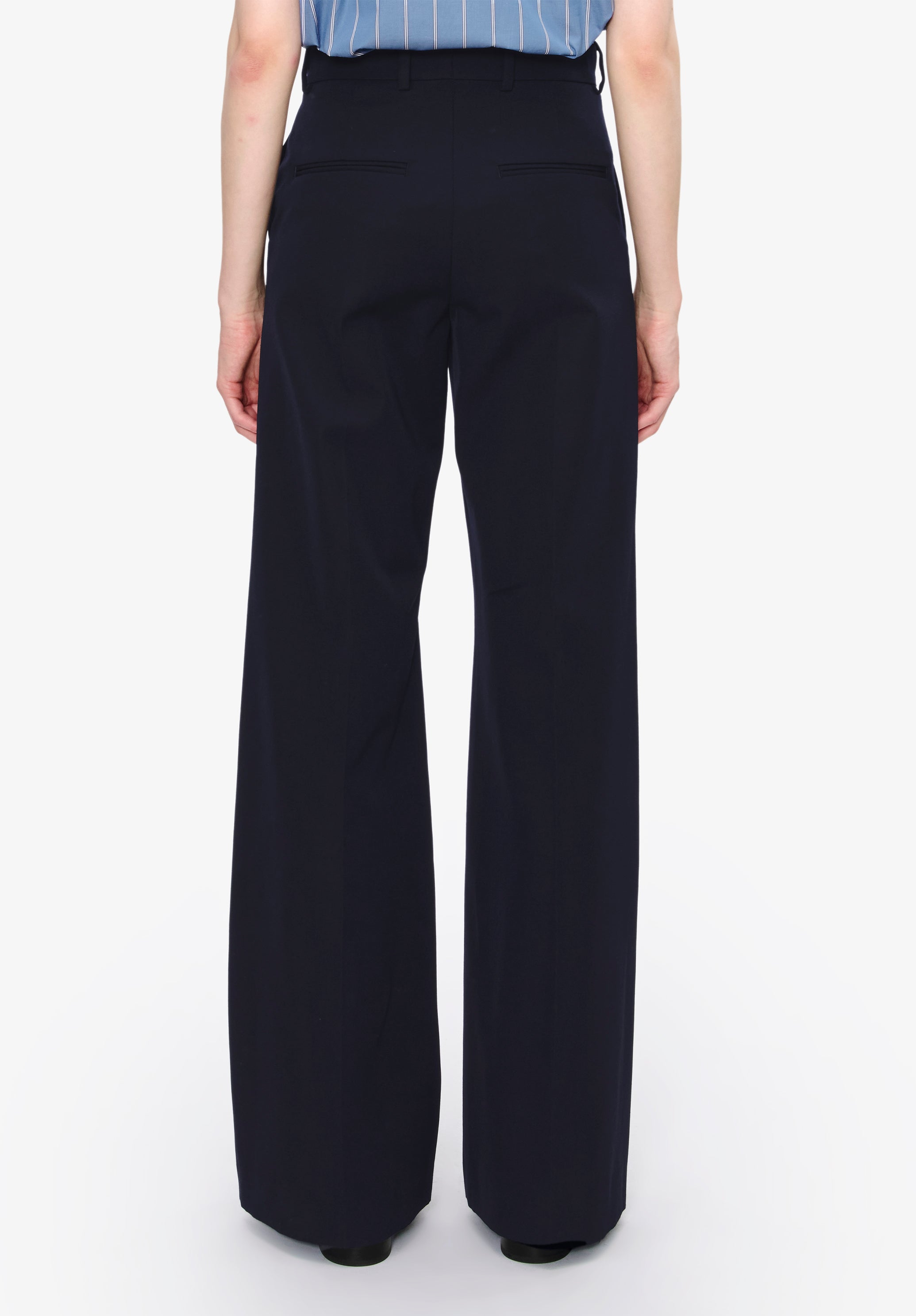 Straight-leg trousers with a permanent crease - 5