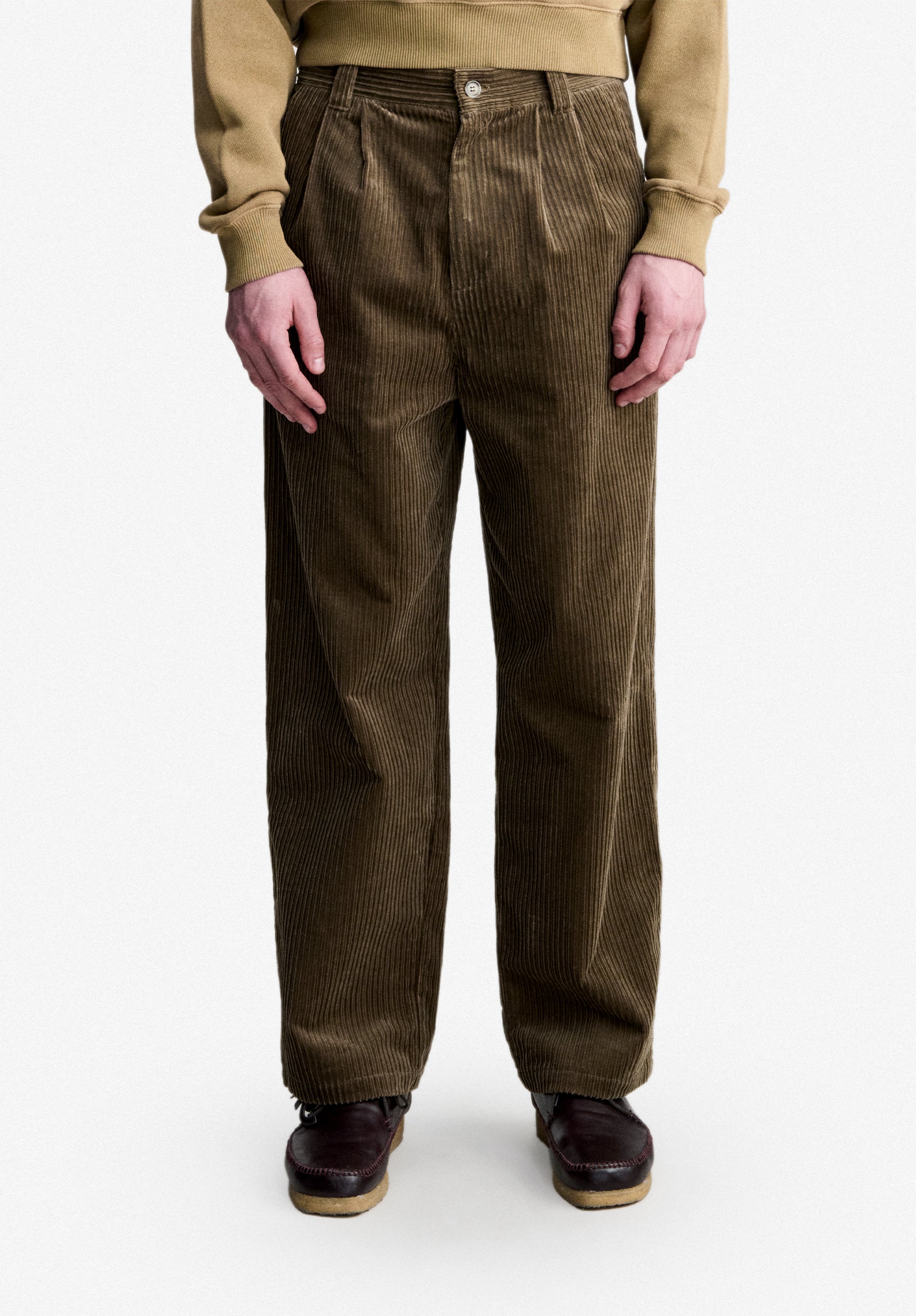 Darted Trousers and straight cut pants for men | A.P.C.