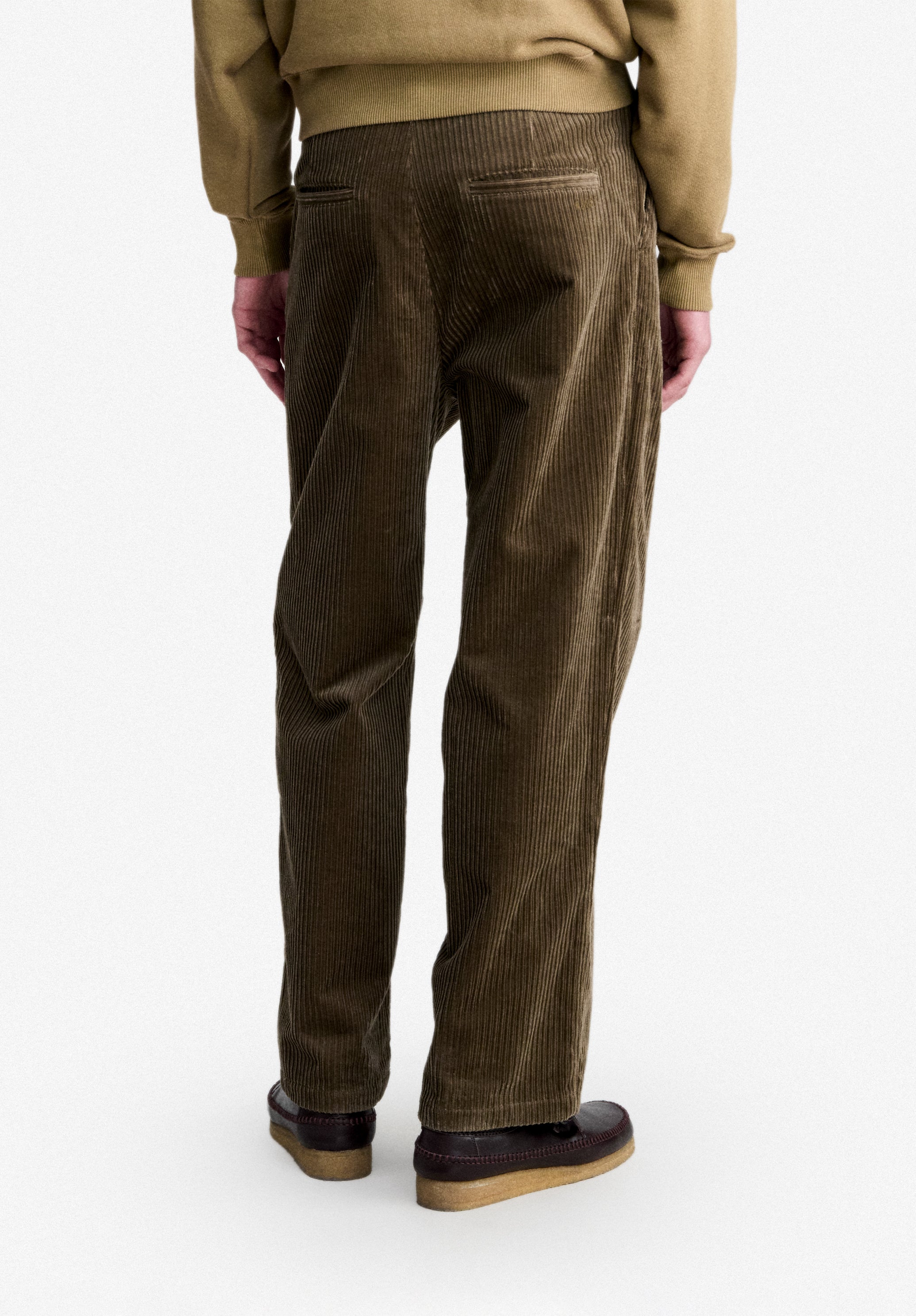 Darted Trousers and straight cut pants for men | A.P.C.