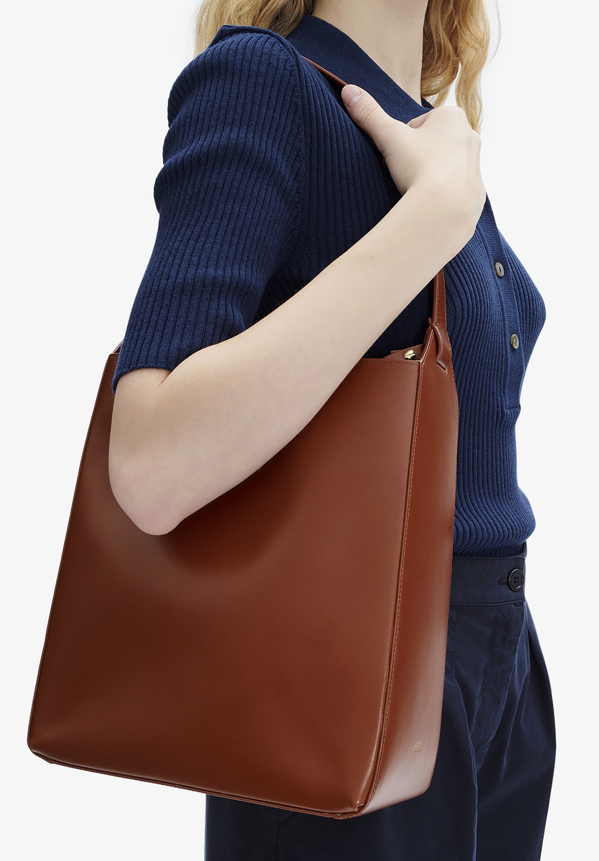 Surplus women | A.P.C.