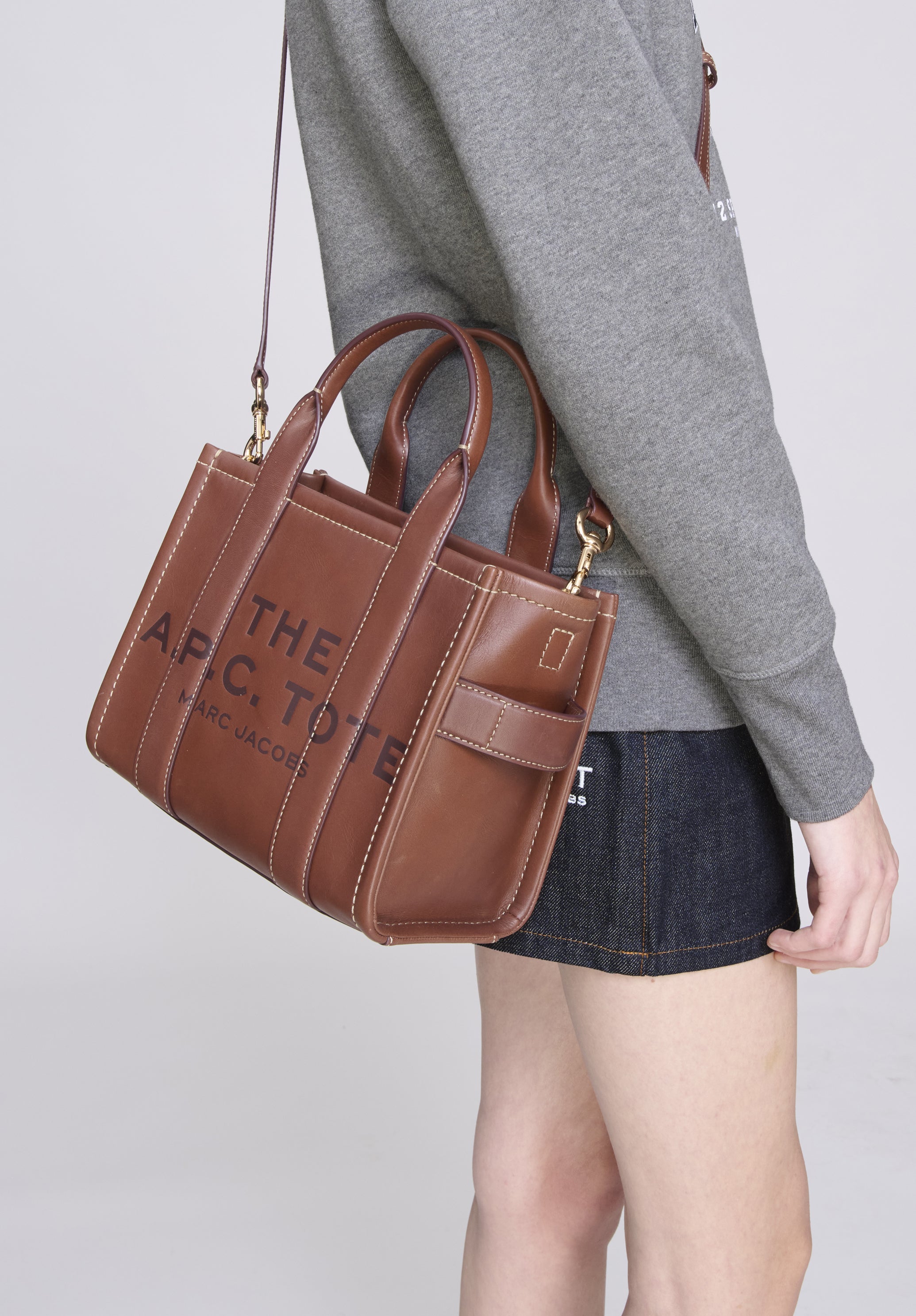 A.P.C. x Marc Jacobs. The A.P.C. Tote - 6